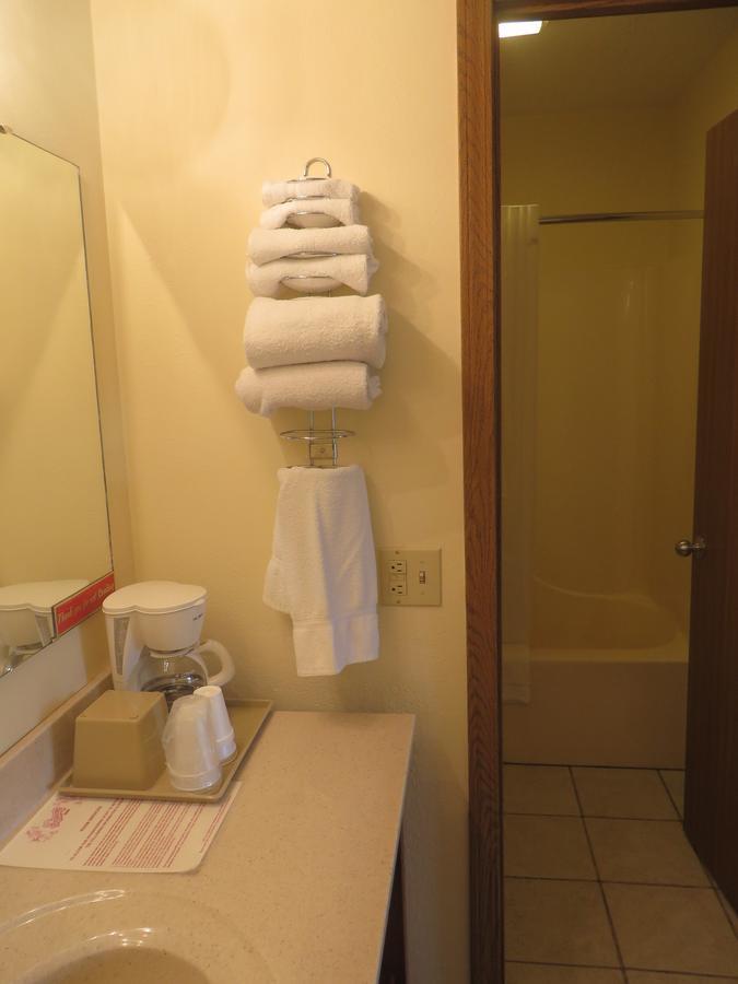 Honeysuckle Inn Mountain View Room photo